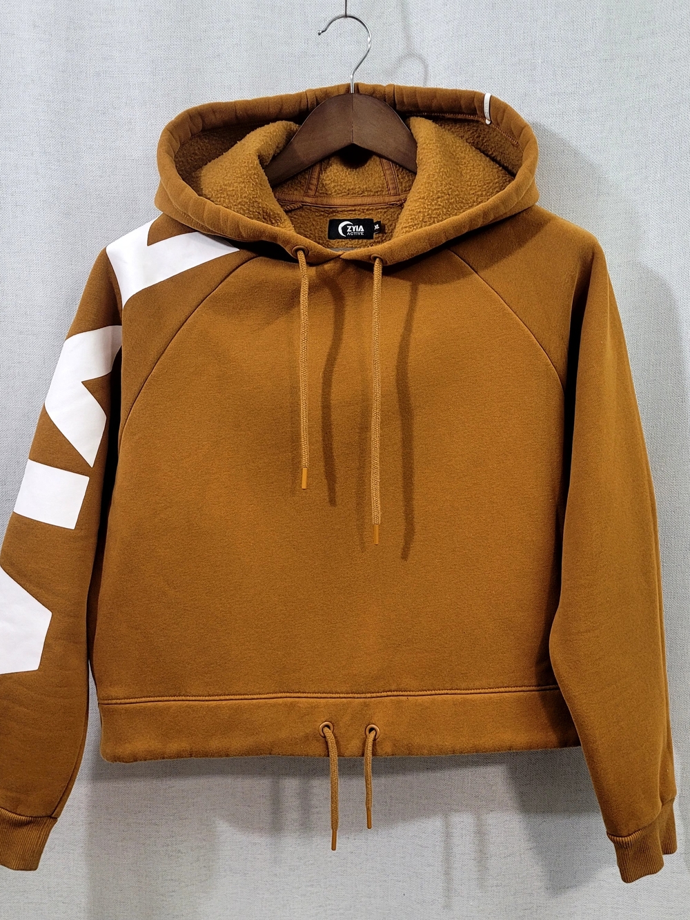 ZYIA Active Camel Brown Sleeve Logo Cropped Hoodie XL